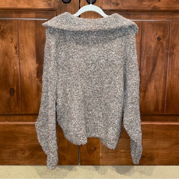 Universal Thread Women's Collared Knit Sweater - Picture 2 of 5